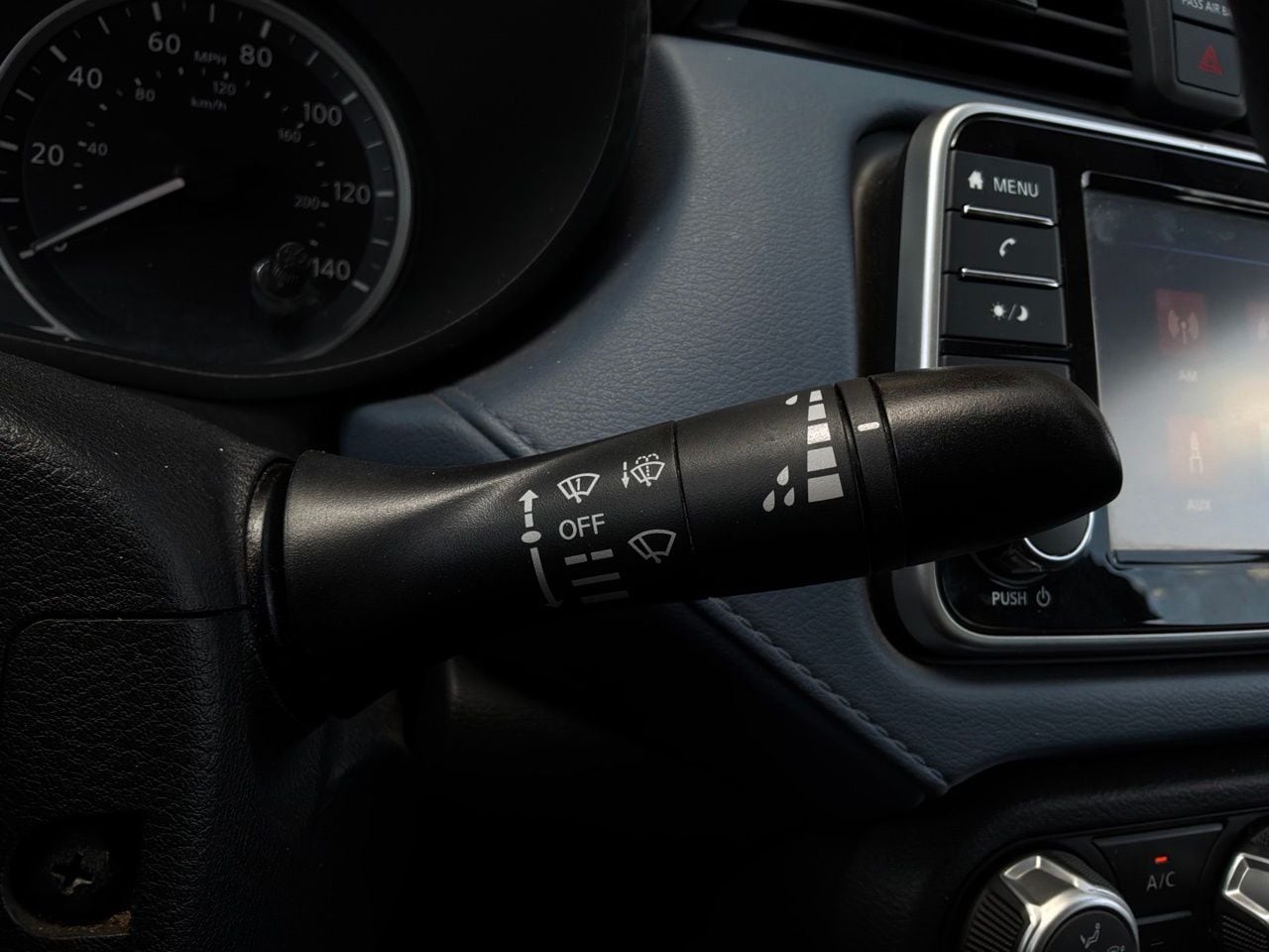 2023 Nissan Versa Sedan SV - Photo 32