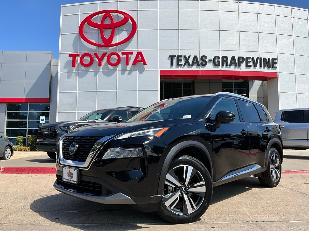 Used 2023 Nissan Rogue SL with VIN 5N1BT3CA5PC810380 for sale in Grapevine, TX