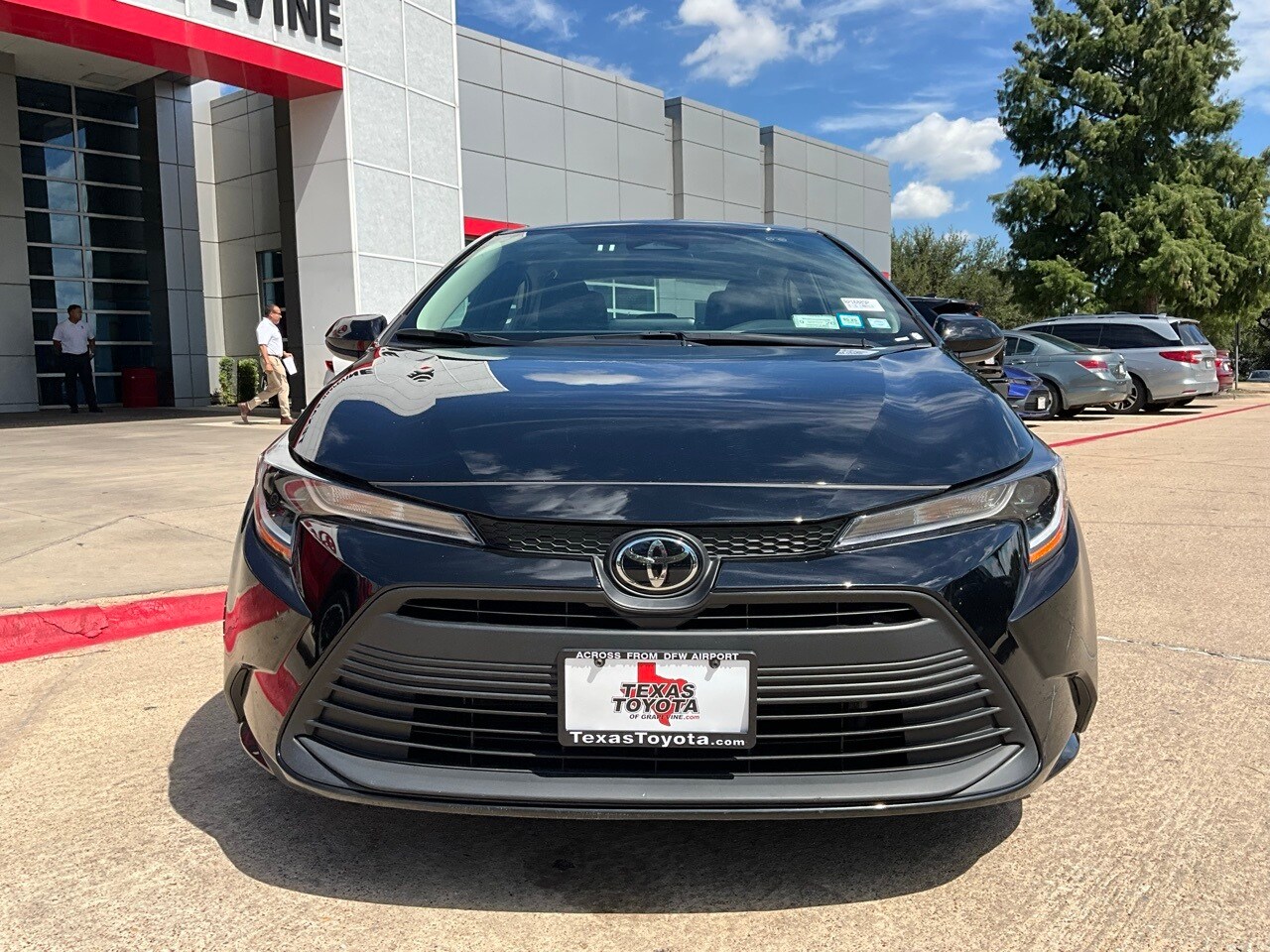 2024 Toyota Corolla LE photo 3