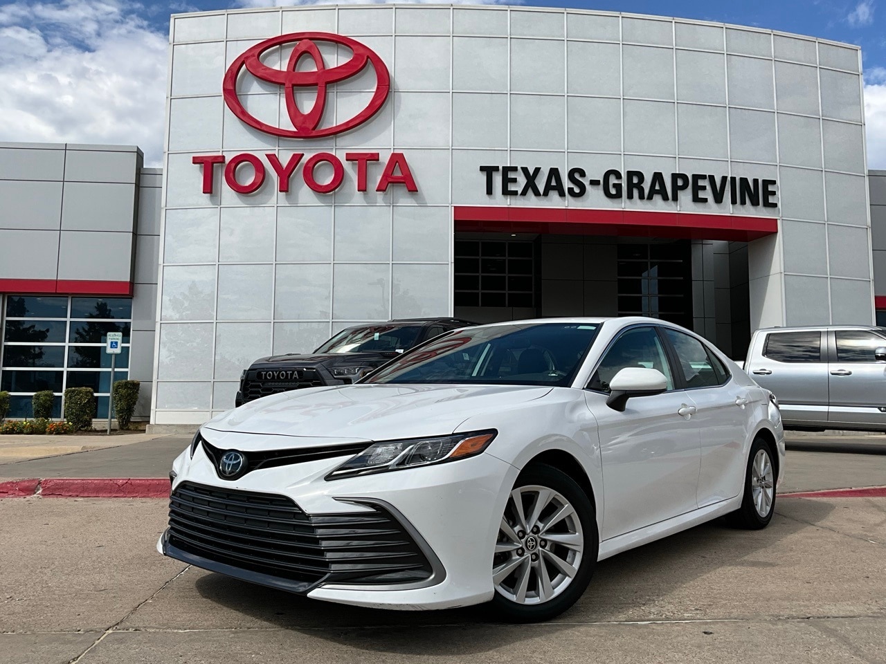 Used 2023 Toyota Camry LE with VIN 4T1C11AKXPU750861 for sale in Grapevine, TX