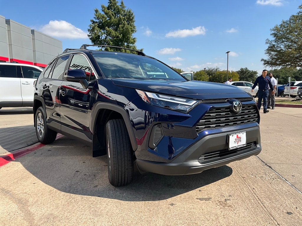 New 2025 Toyota RAV4 XLE SUV