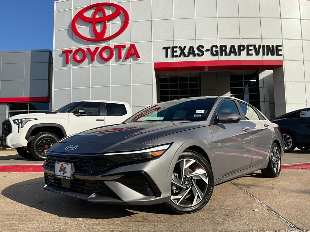 Used 2025 Hyundai Elantra Hybrid Limited Sedan