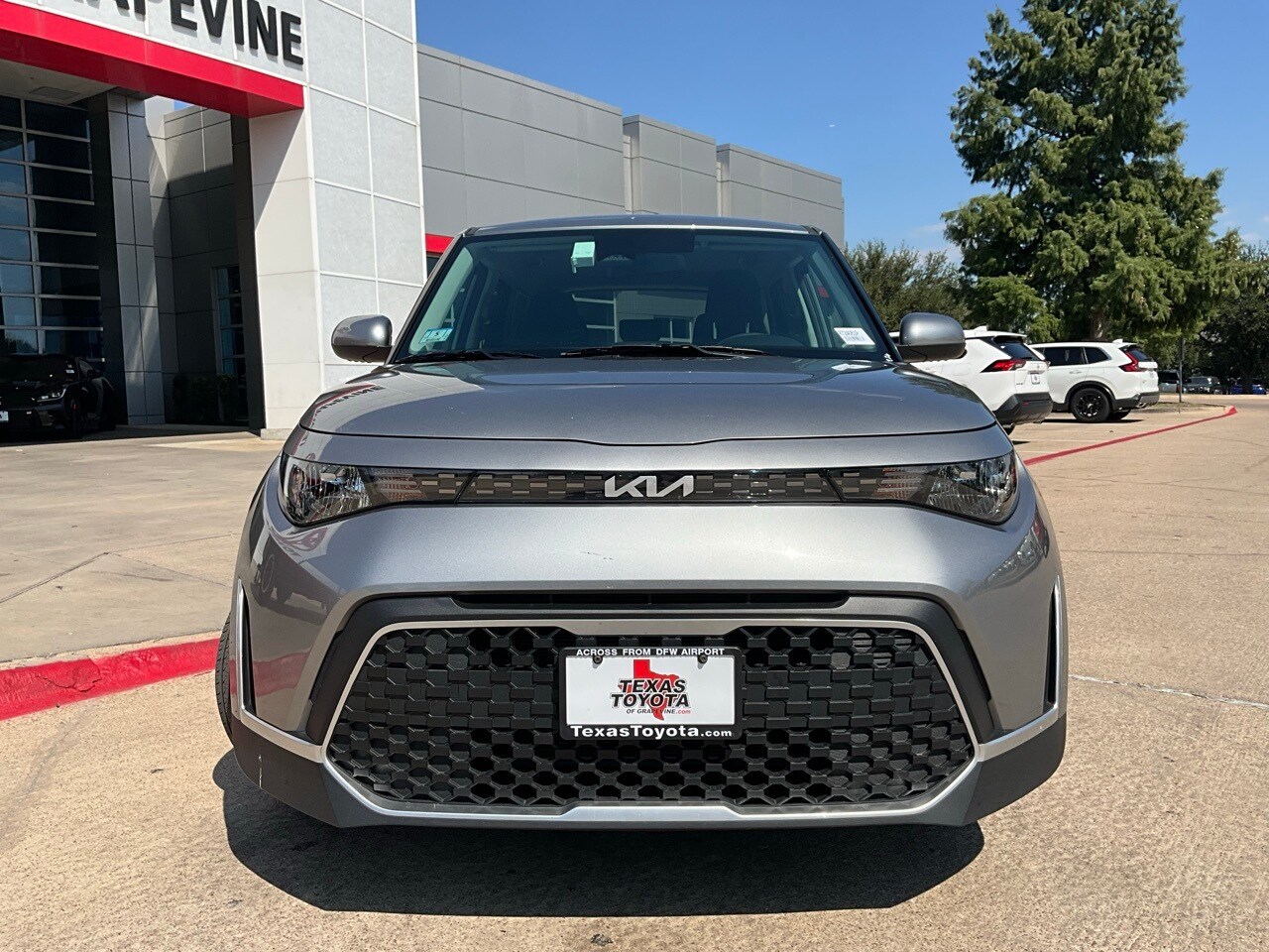 2024 Kia Soul LX photo 3