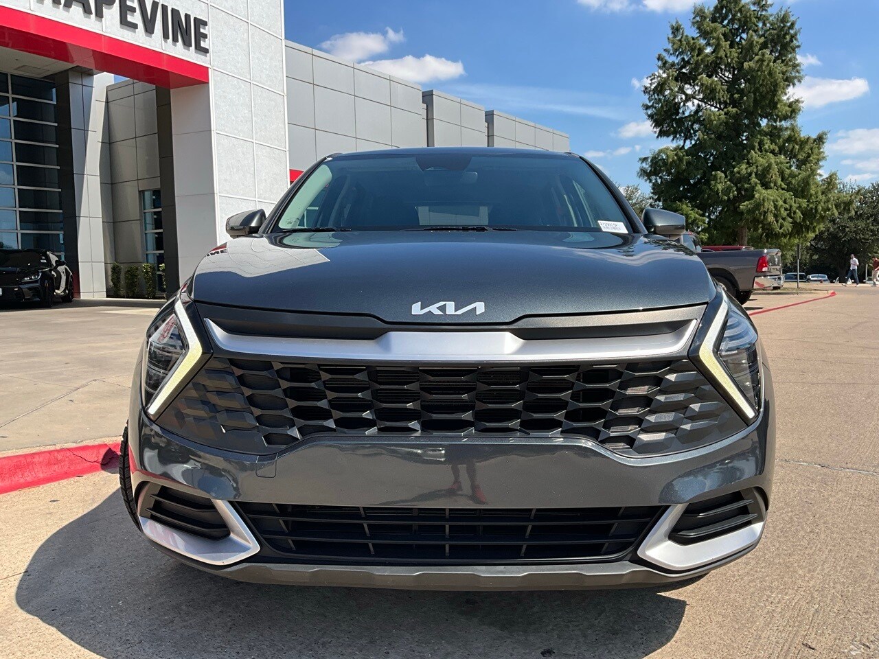 2024 Kia Sportage LX photo 3