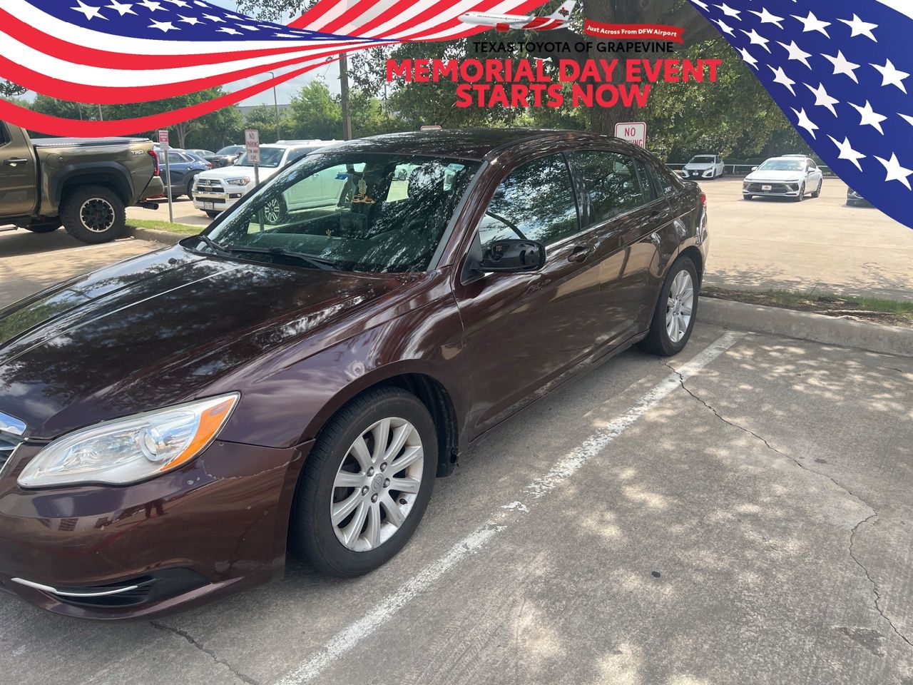 2013 Chrysler 200 Touring's photo