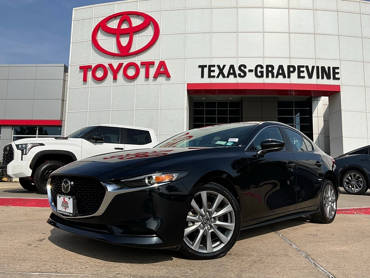 2024 Mazda Mazda3 2.5 s Preferred photo 2