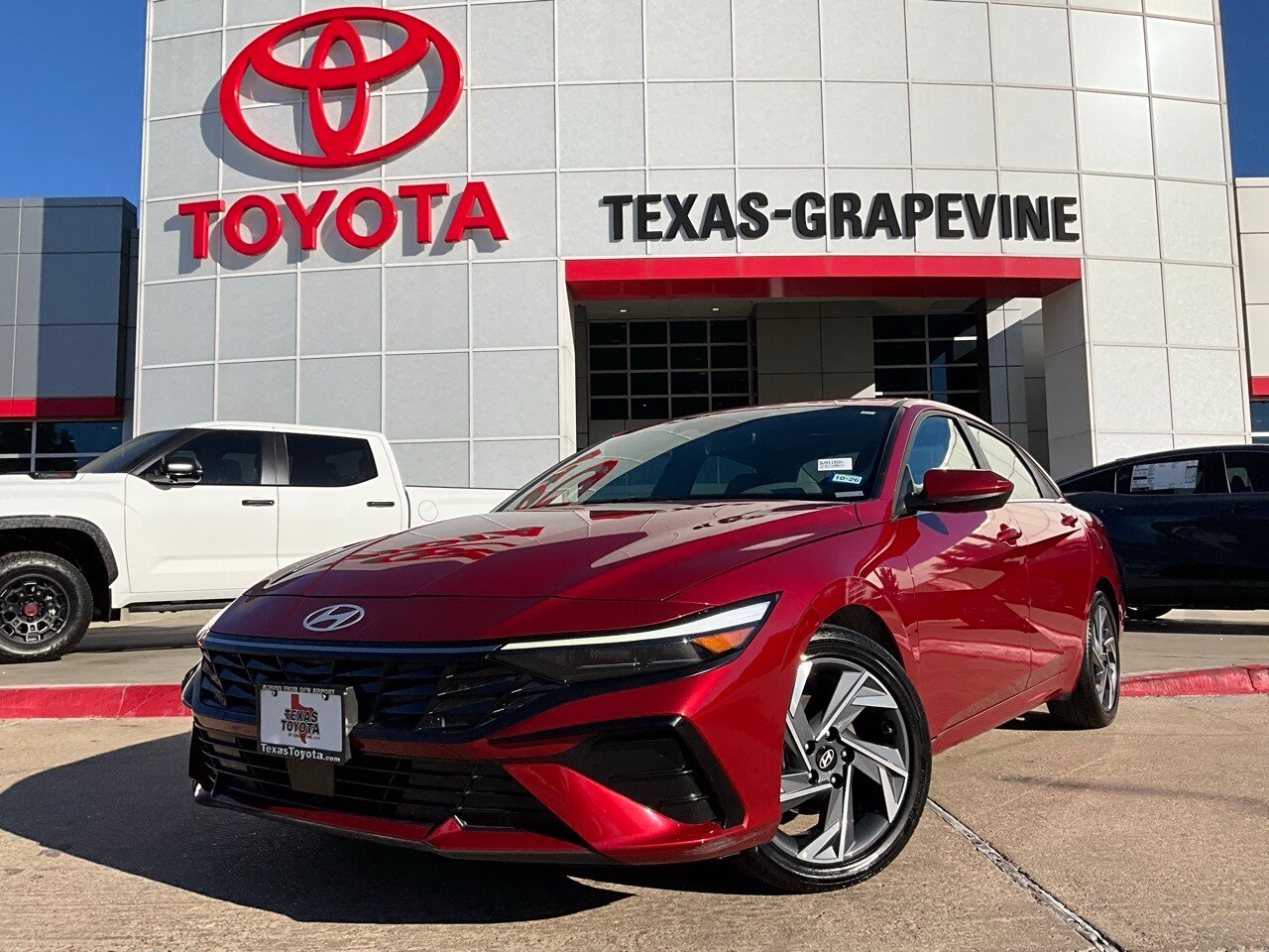 2025 Hyundai Elantra SEL Convenience photo 2