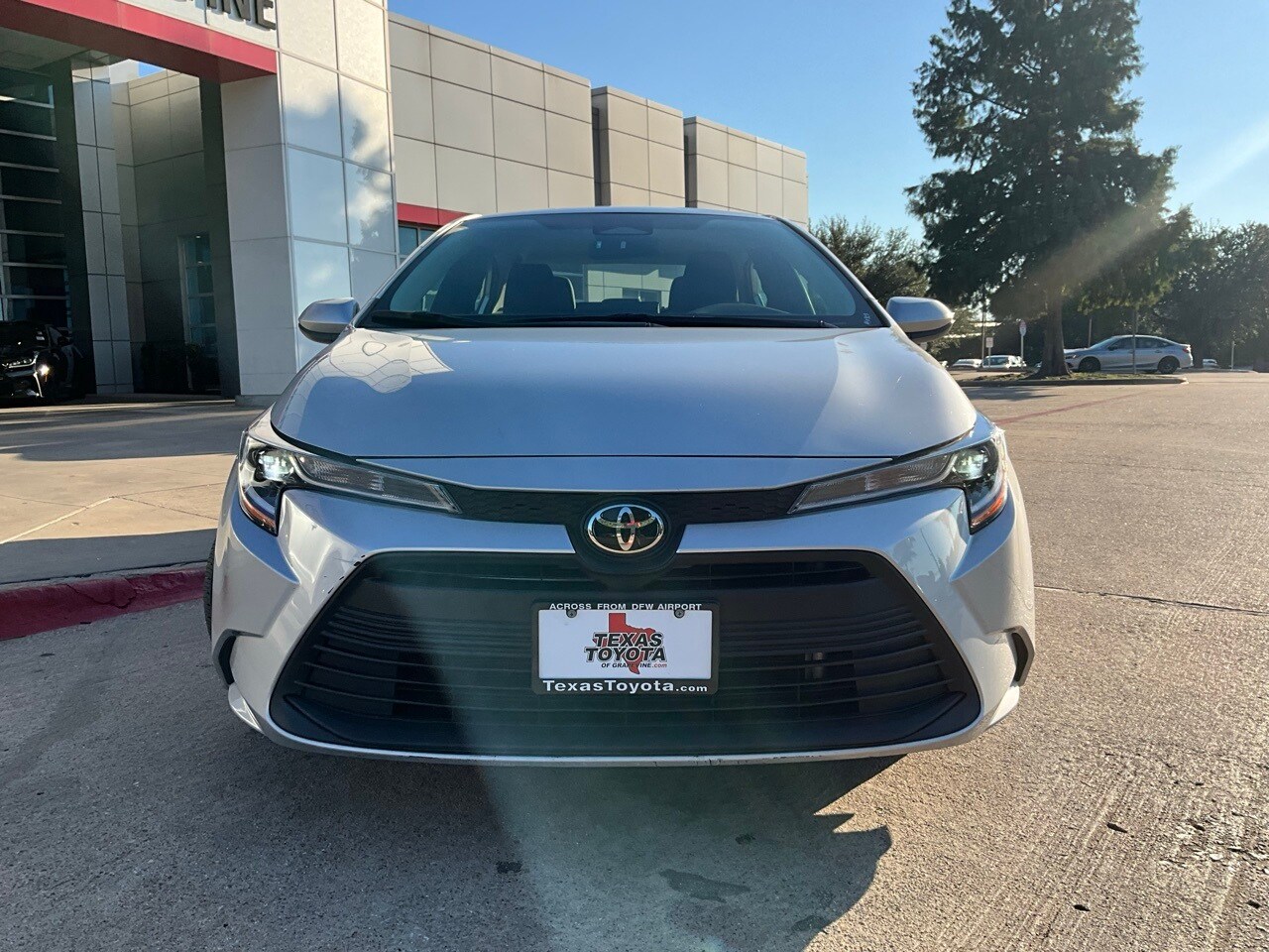 2024 Toyota Corolla LE photo 3