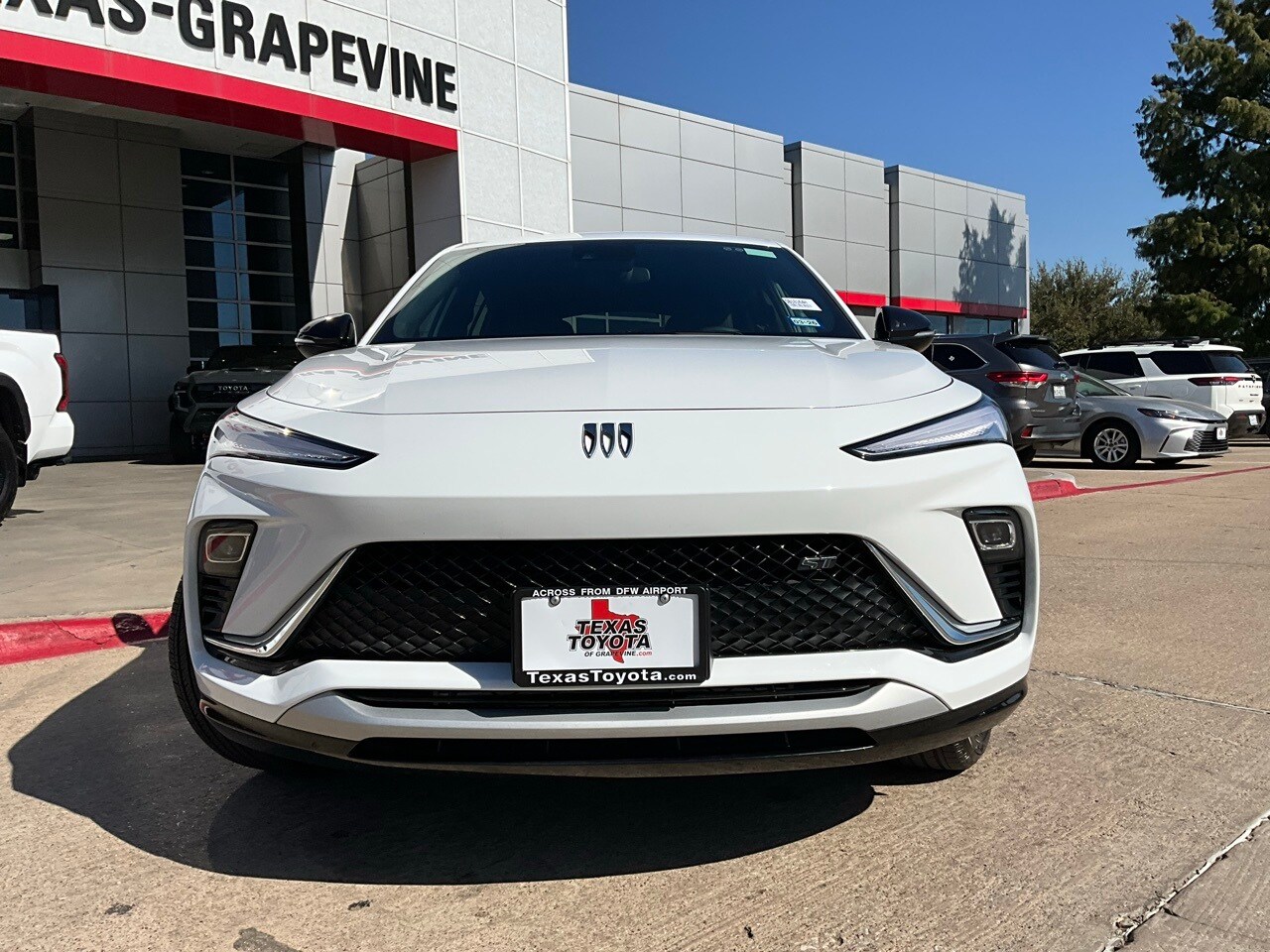 2025 Buick Envista ST photo 3