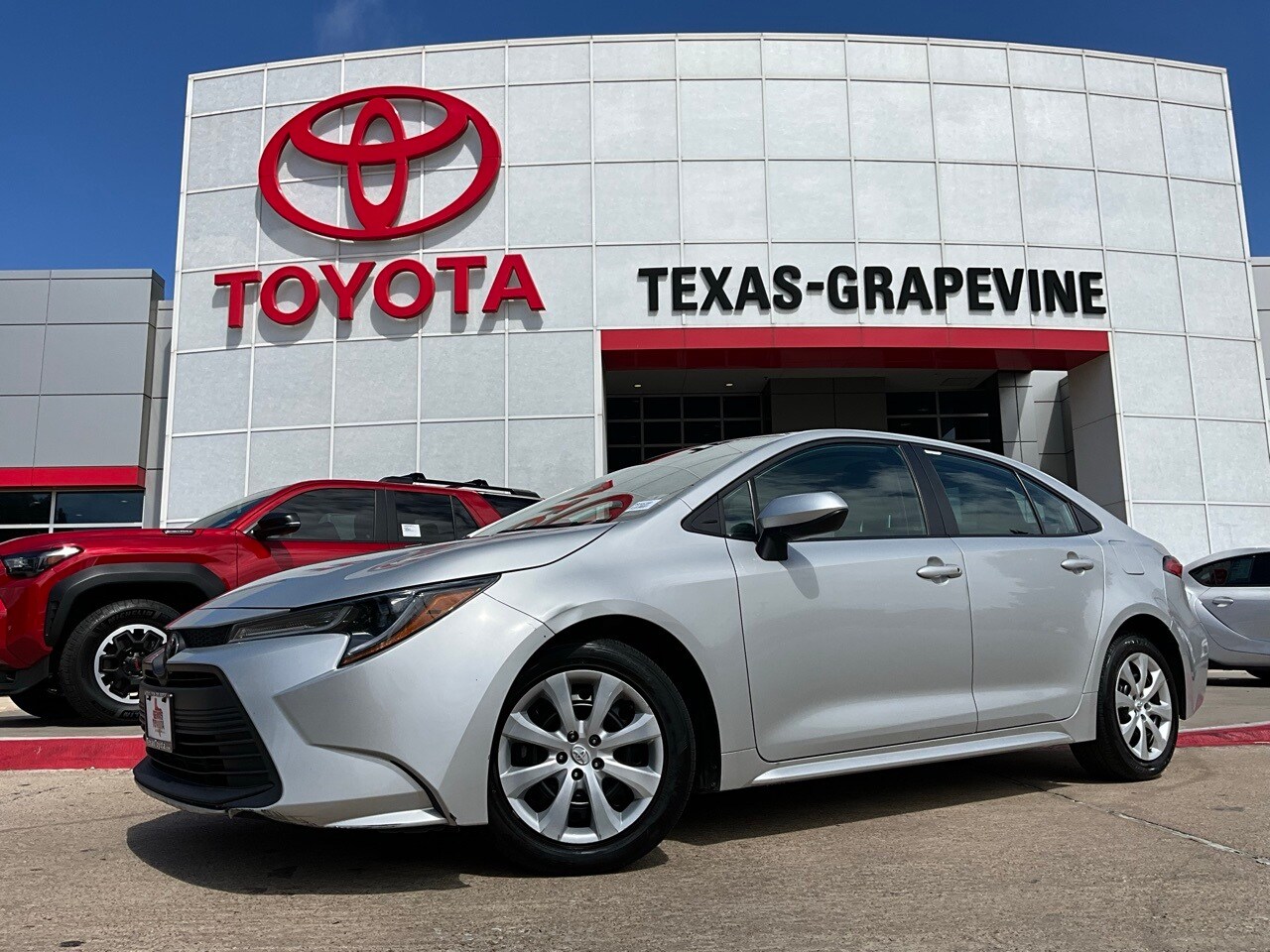 2023 Toyota Corolla LE photo 2