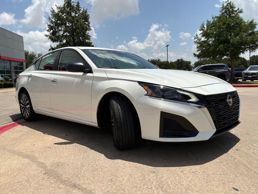 Used 2025 Nissan