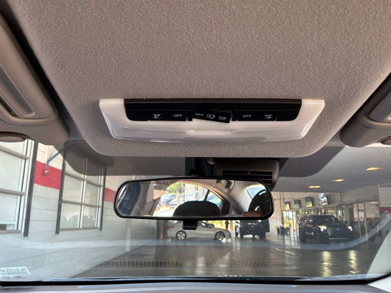 2023 Nissan Versa Sedan SV - Photo 15
