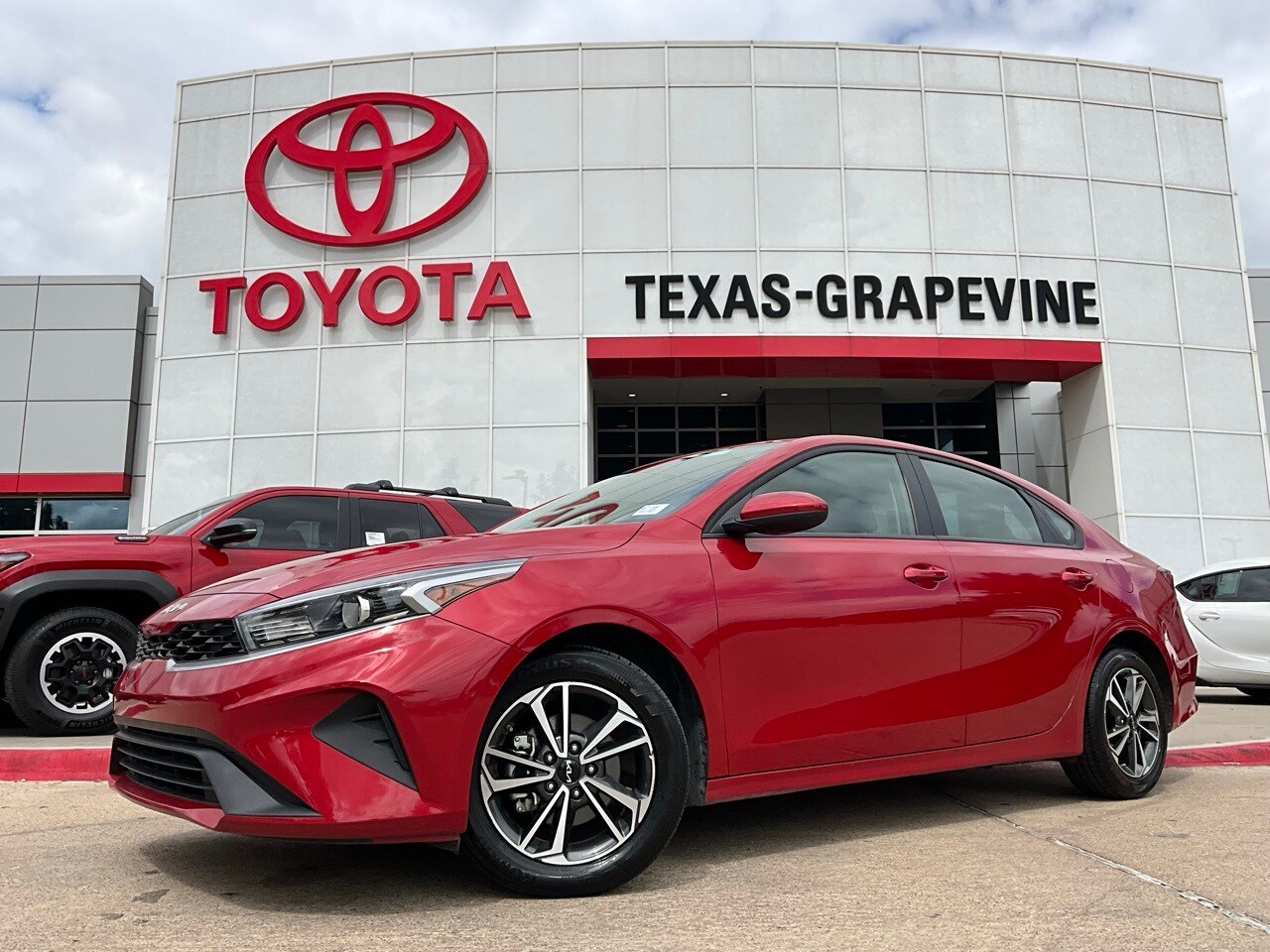2024 Kia Forte LXS photo 2