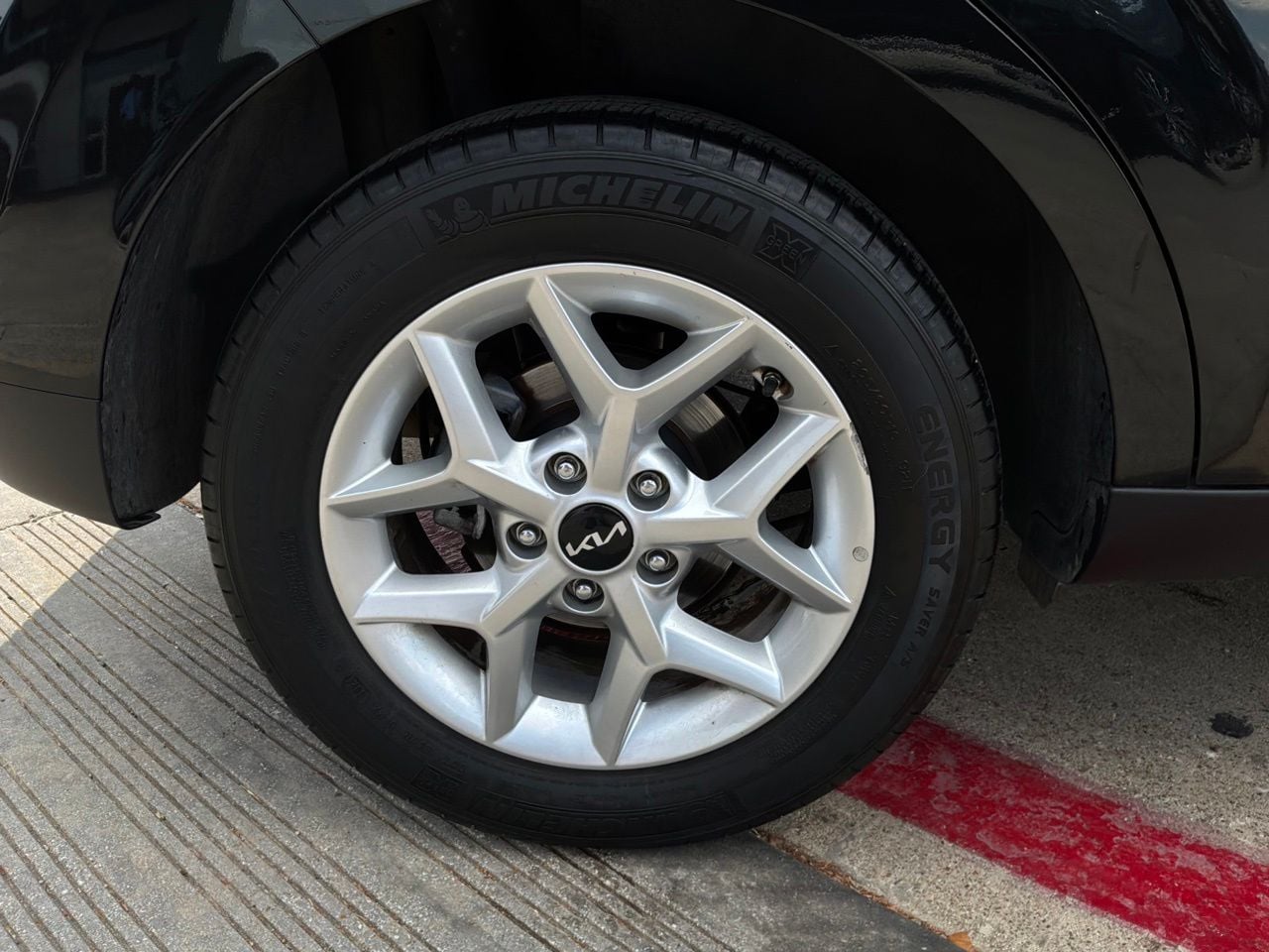2025 Kia Soul LX - Photo 9