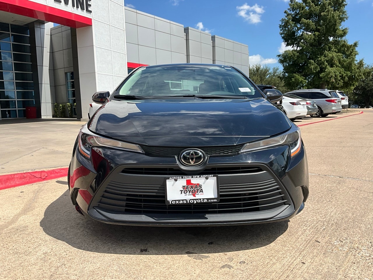 2024 Toyota Corolla LE photo 3