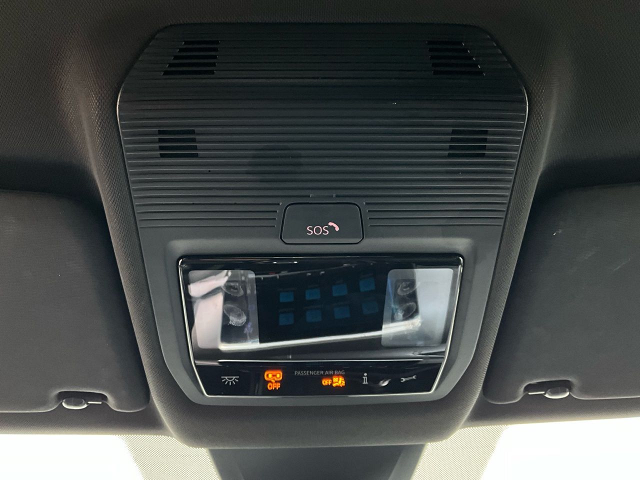 2025 Volkswagen Atlas Cross Sport SE w/Tech - Photo 16