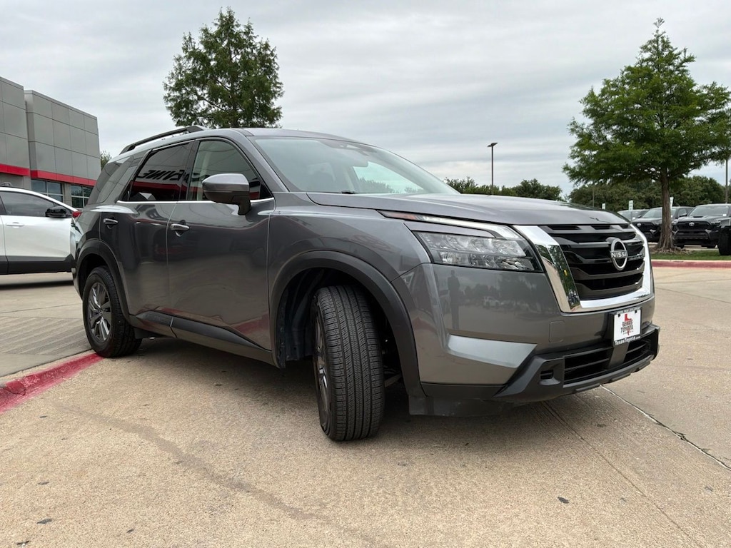 Used 2025 Nissan Pathfinder SV SUV