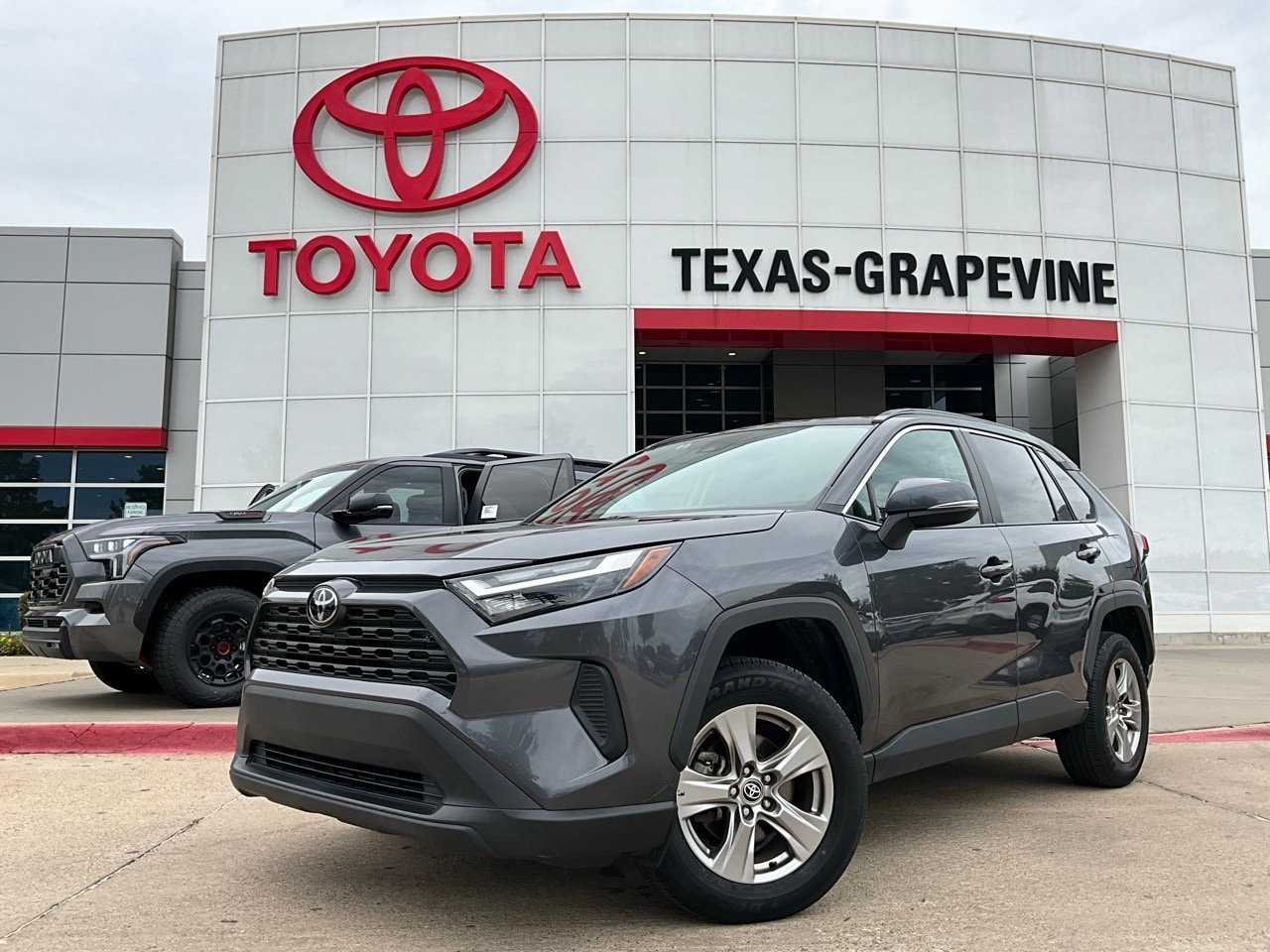 Used 2023 Toyota RAV4 XLE with VIN 2T3W1RFV1PC226988 for sale in Grapevine, TX