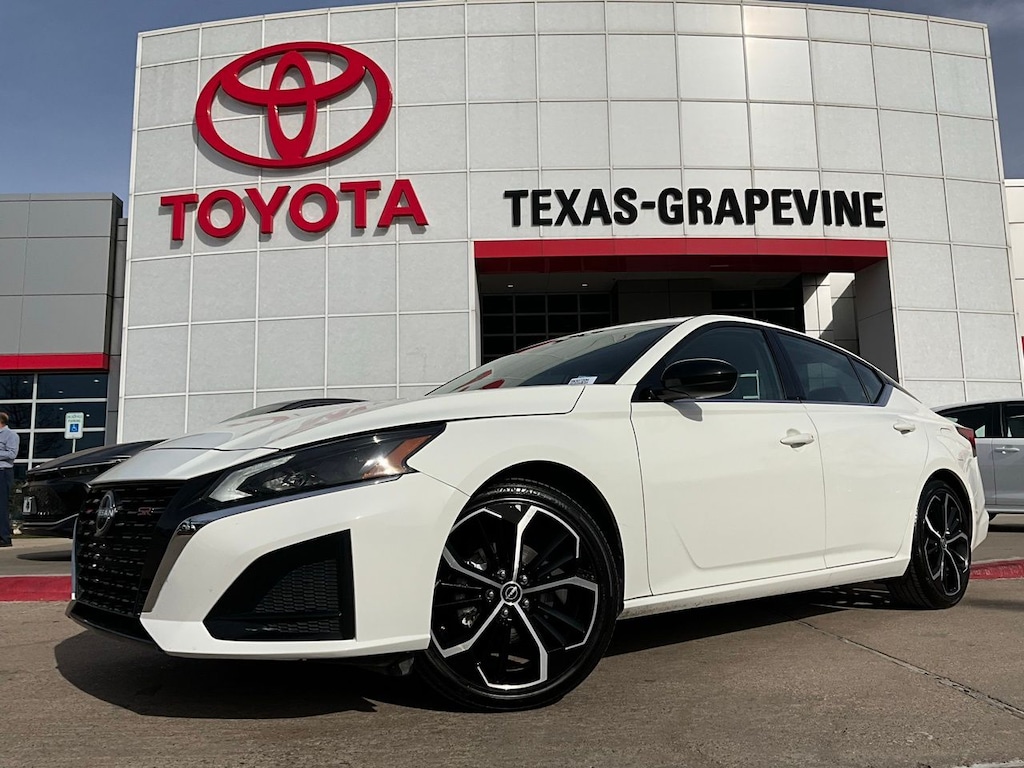 Used 2025 Nissan Altima 2.5 SR Sedan