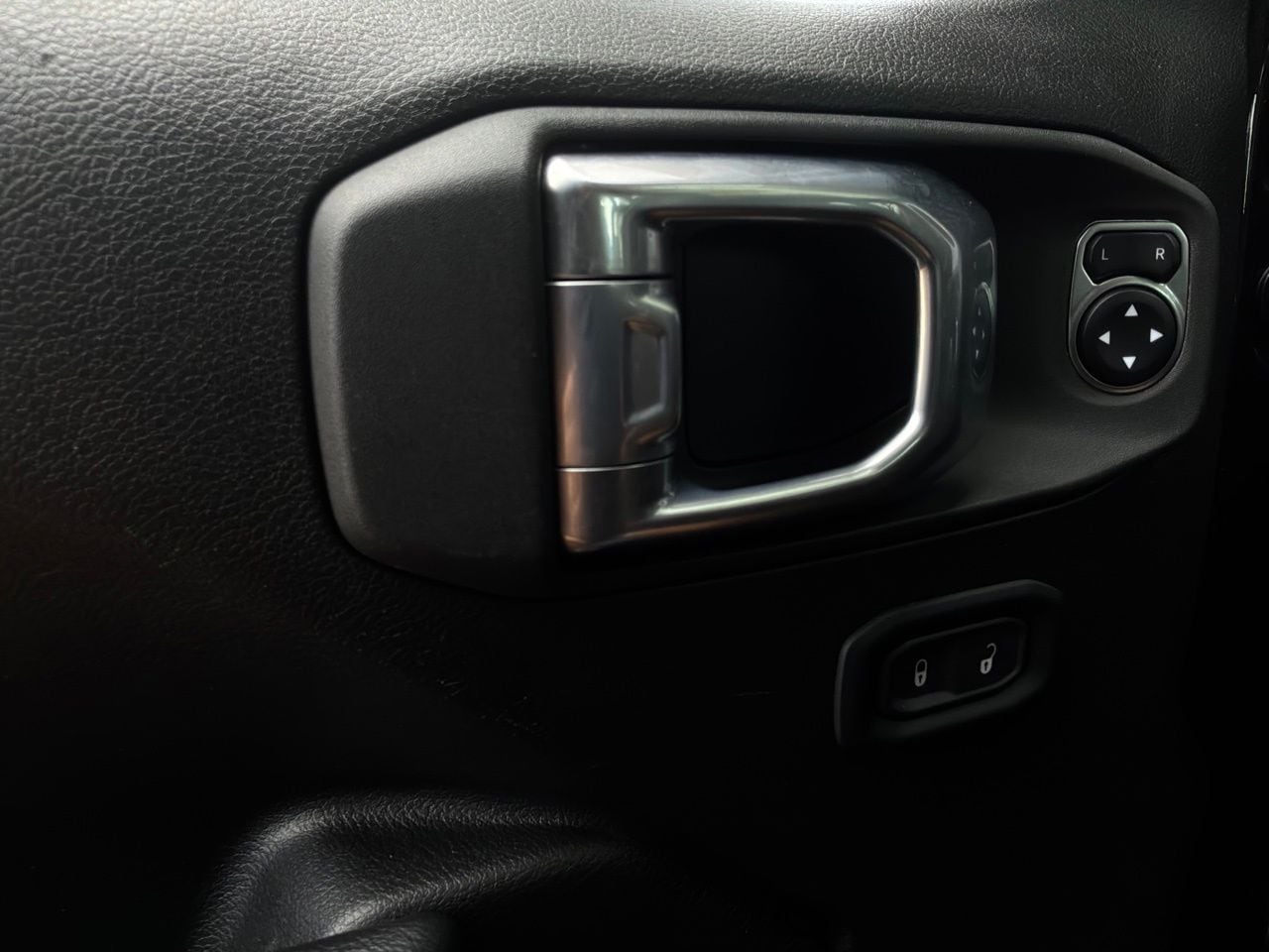 2025 Jeep Wrangler 4-Door Sport S - Photo 17