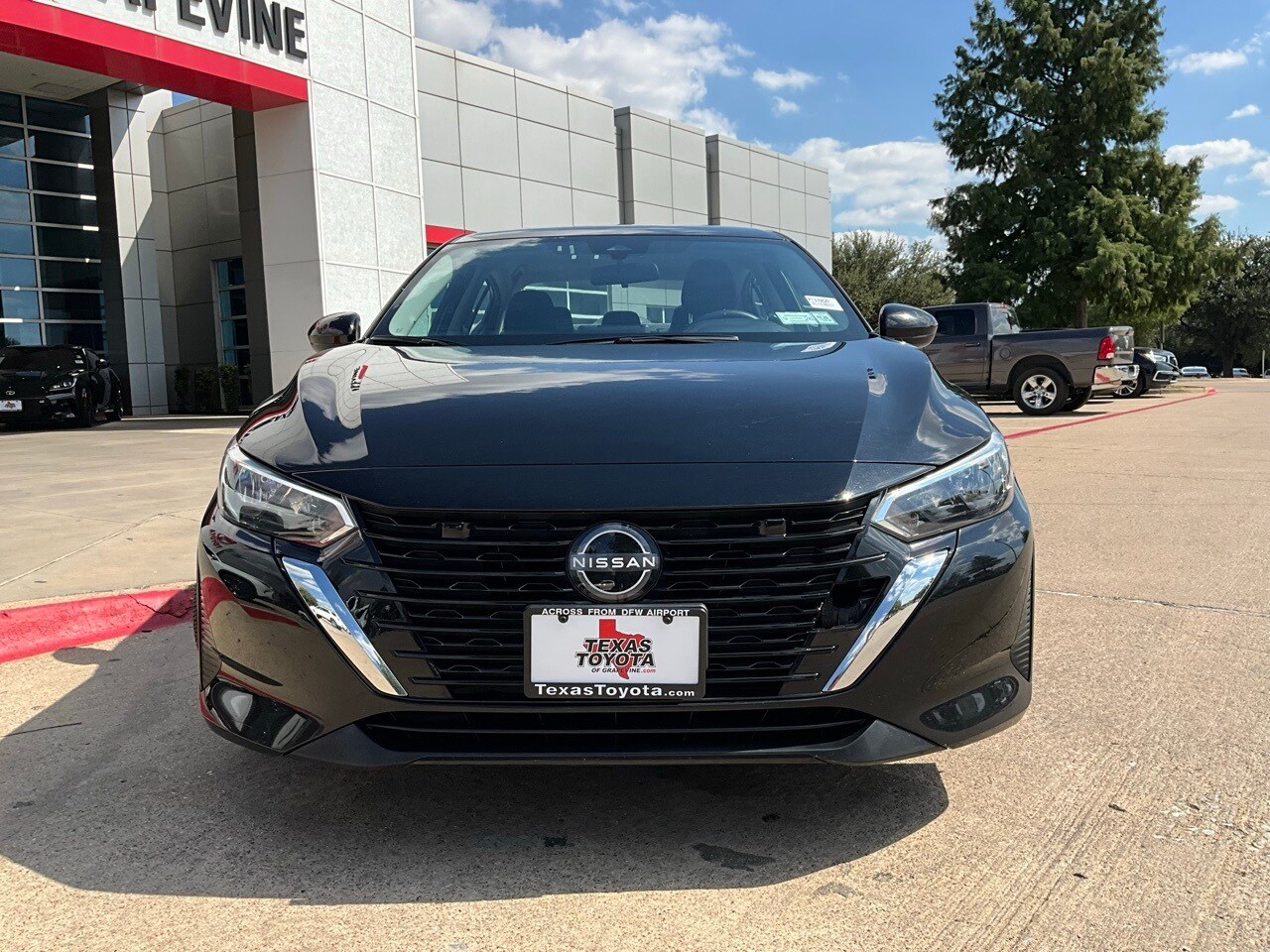 2024 Nissan Sentra SV photo 3