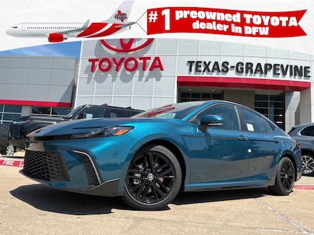 2026 Toyota Camry SE Car