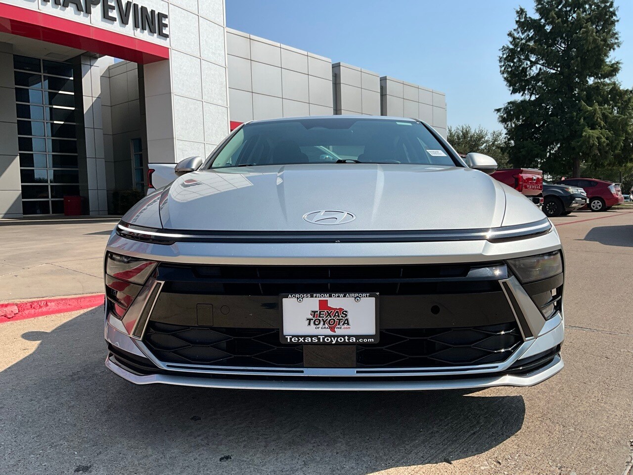 2024 Hyundai Sonata Hybrid SEL photo 3