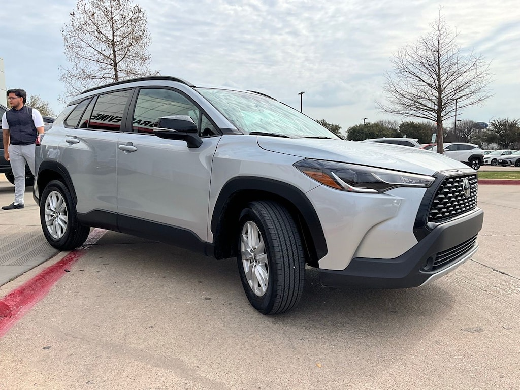 Used 2025 Toyota Corolla Cross LE SUV