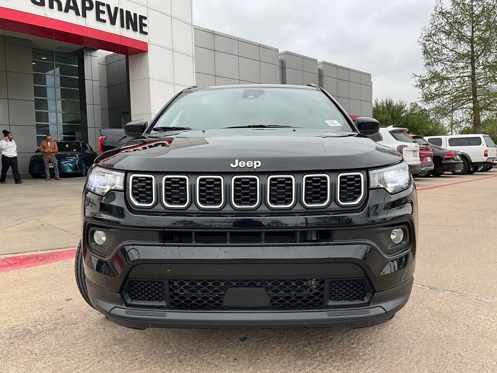 Used 2025 Jeep Compass Latitude SUV