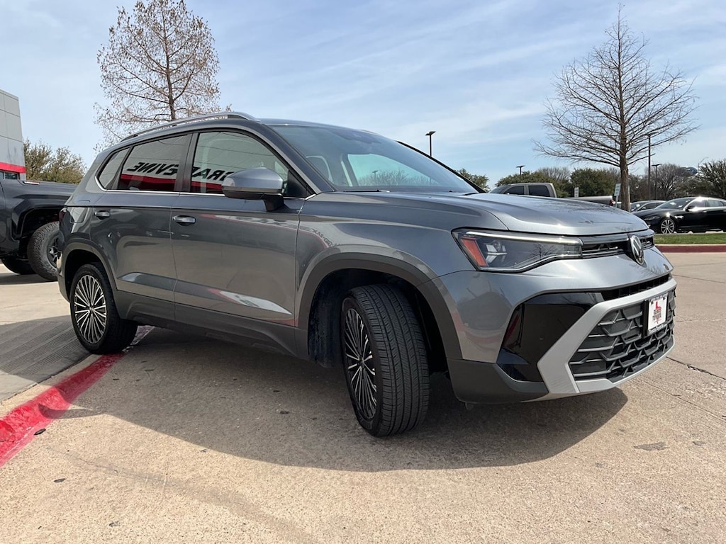 Used 2025 Volkswagen Taos 1.5T SE SUV