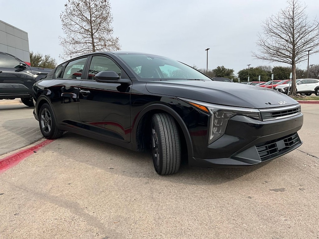 Used 2025 Kia K4 LXS Sedan