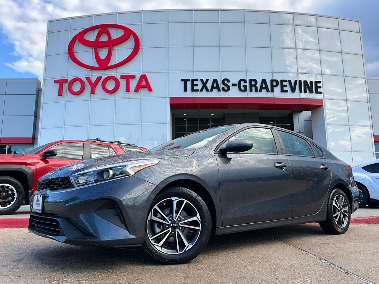 2023 Kia Forte LXS photo 2