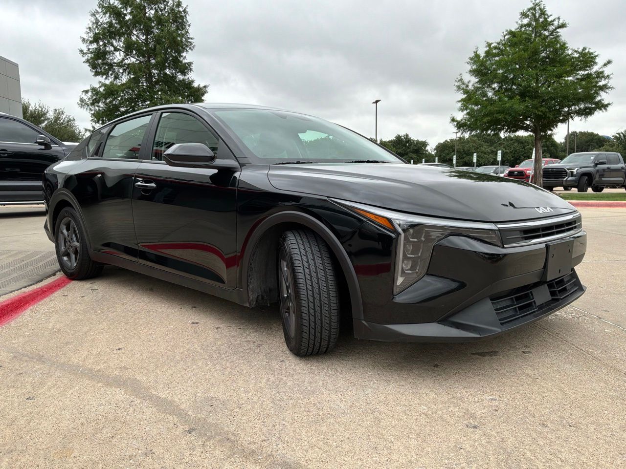 View vehicle photo 4