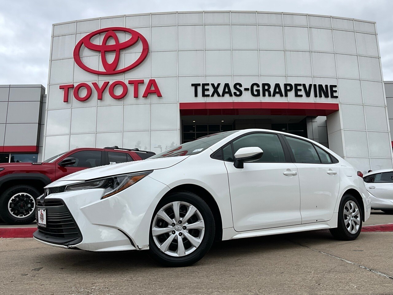 2024 Toyota Corolla LE photo 2