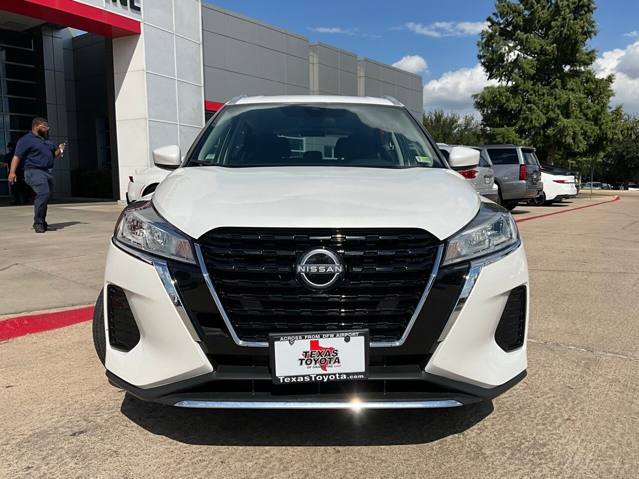 2024 Nissan Kicks SV photo 3