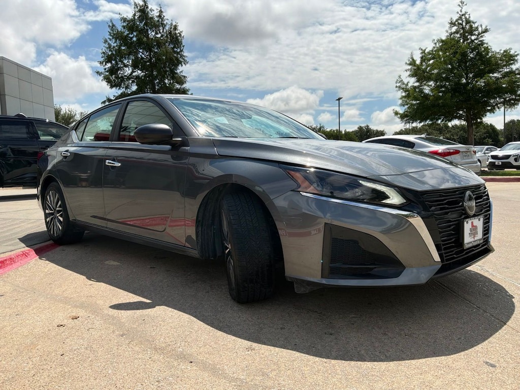 Used 2025 Nissan