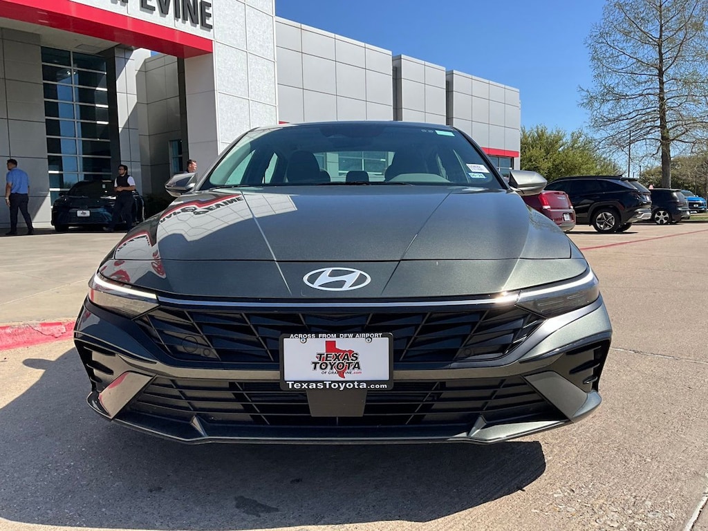 Used 2025 Hyundai Elantra SEL Convenience Sedan