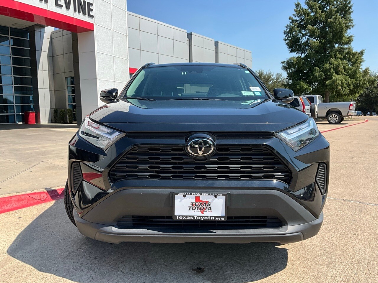 2024 Toyota RAV4 XLE photo 2