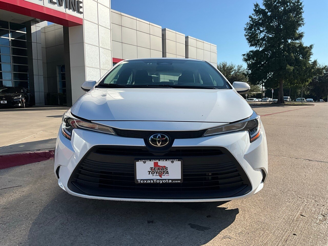2024 Toyota Corolla LE photo 3