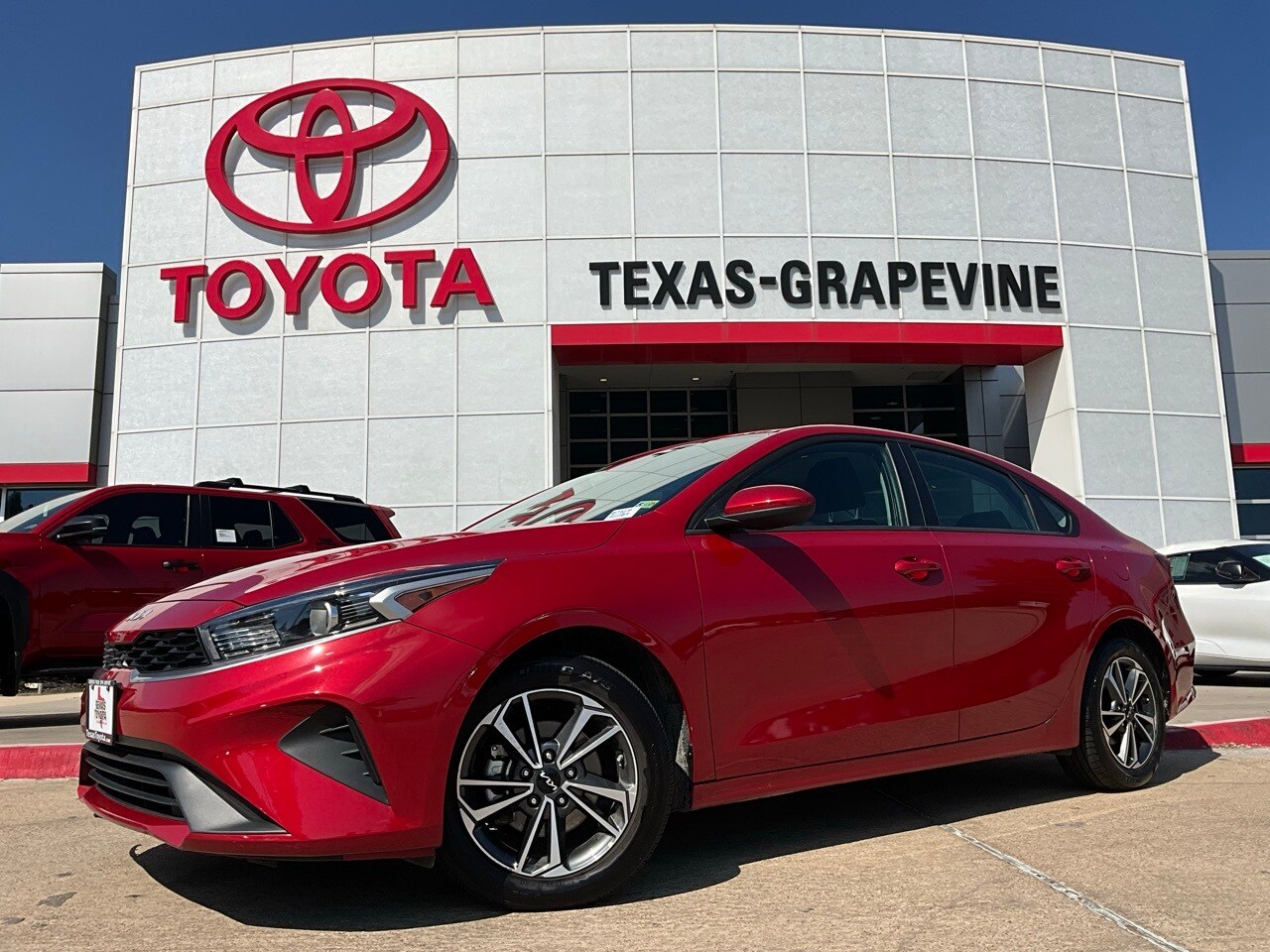 2024 Kia Forte LXS photo 2