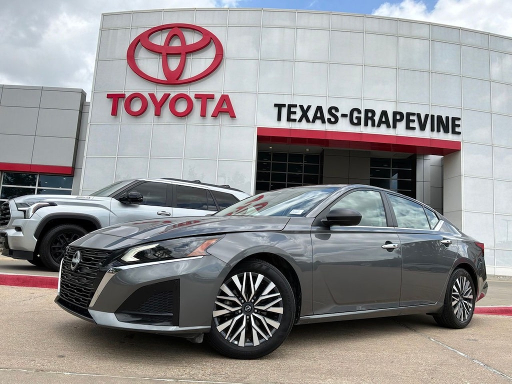 Used 2025 Nissan