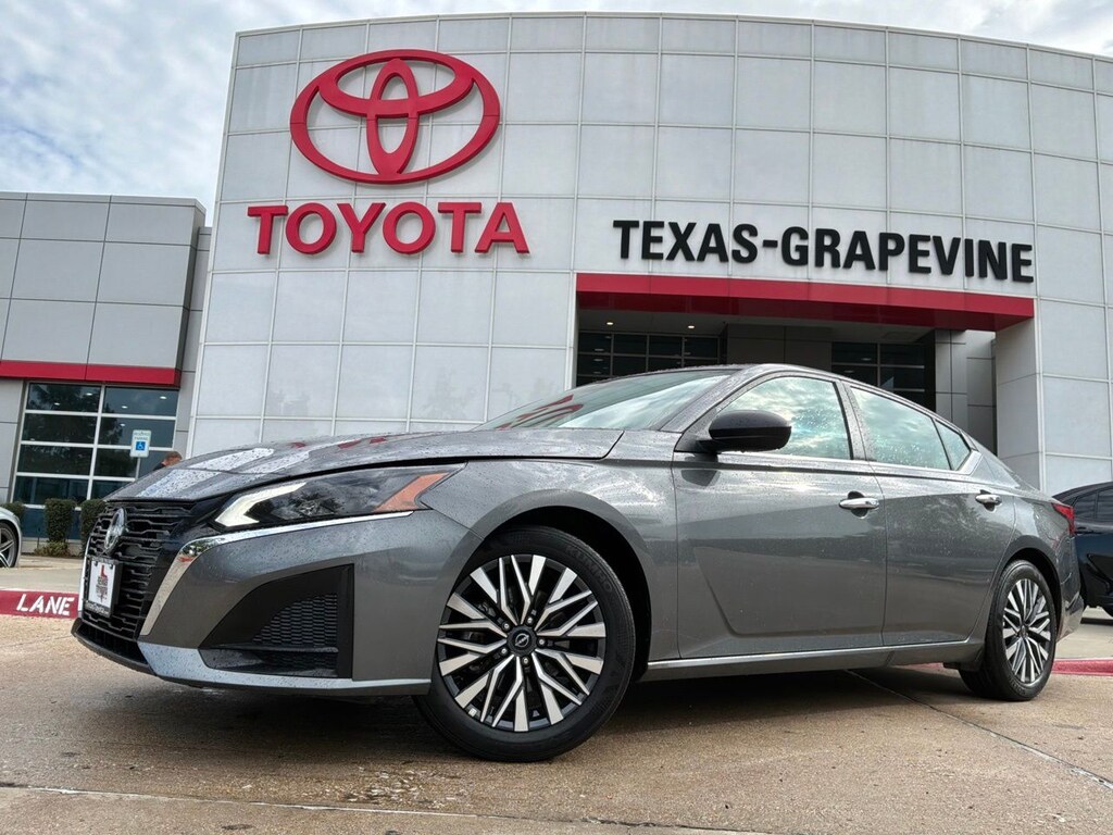 Used 2025 Nissan