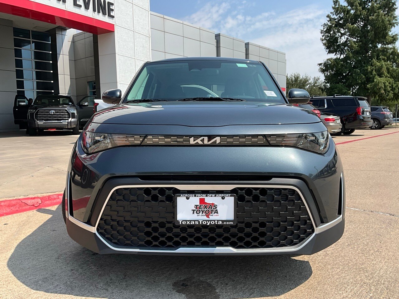 2024 Kia Soul LX photo 3