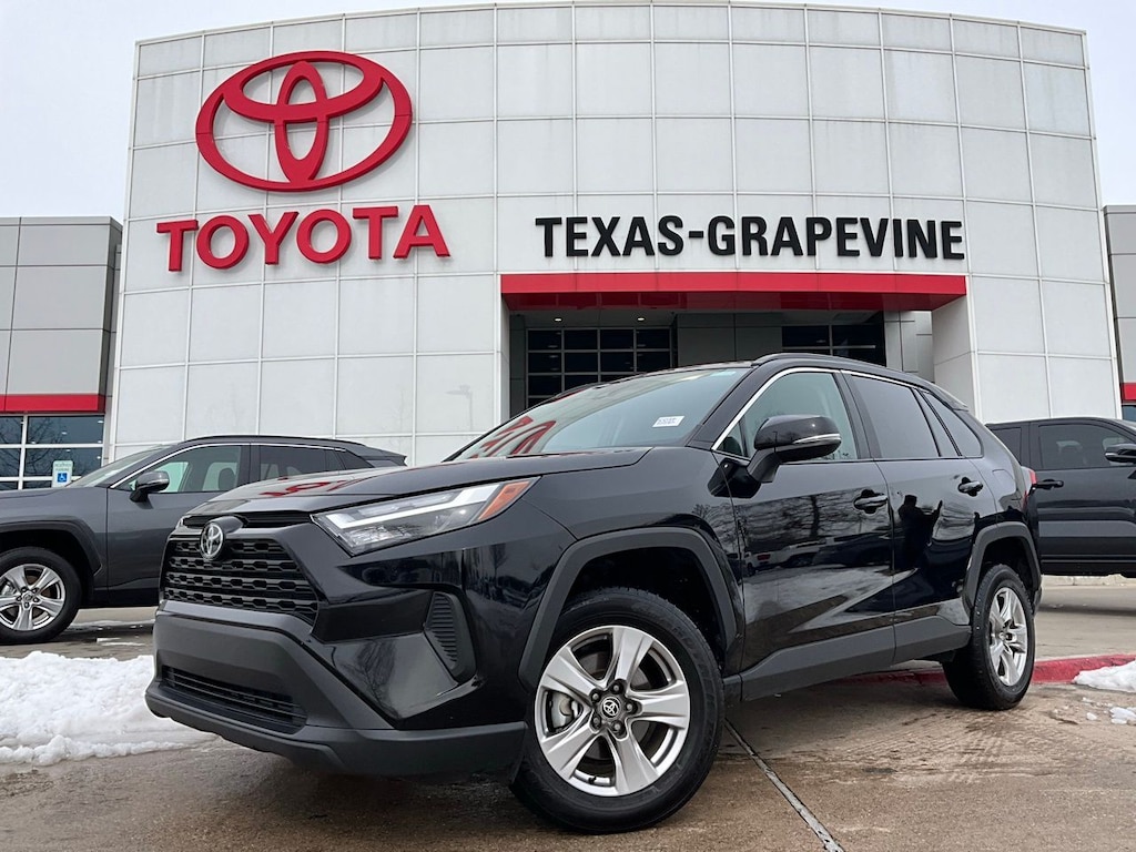 Used 2025 Toyota RAV4 XLE SUV