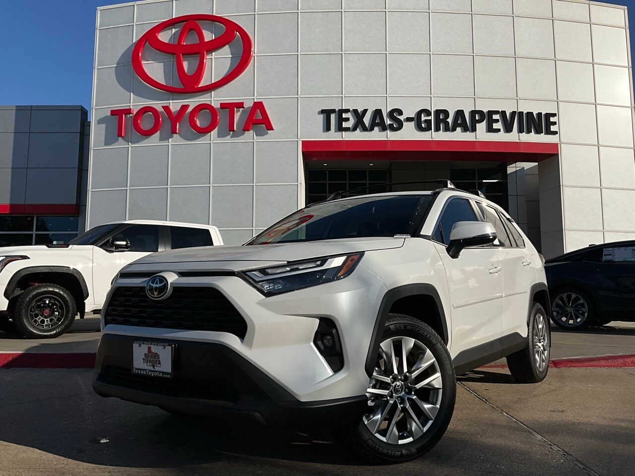 2025 Toyota RAV4 XLE Premium photo 2