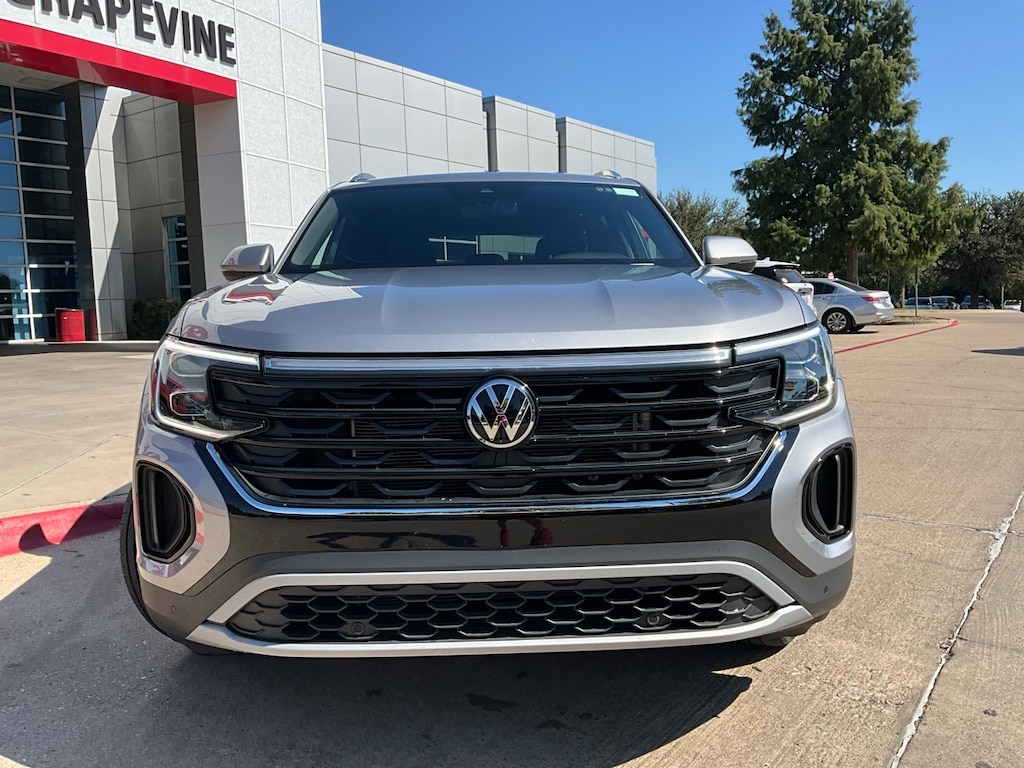 Used 2025 Volkswagen Atlas Cross Sport 2.0T SE w/Technology SUV