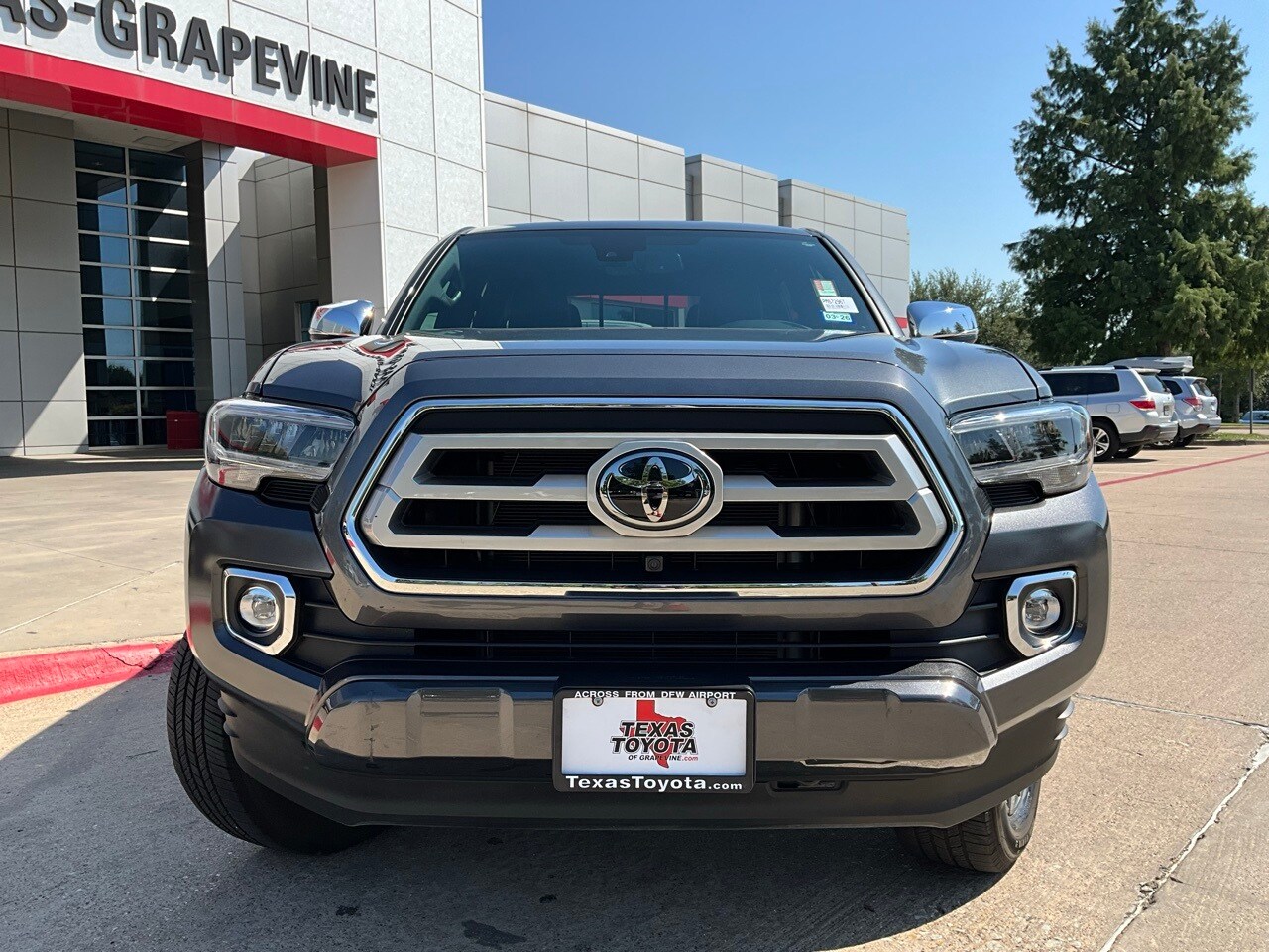 2023 Toyota Tacoma Limited photo 2