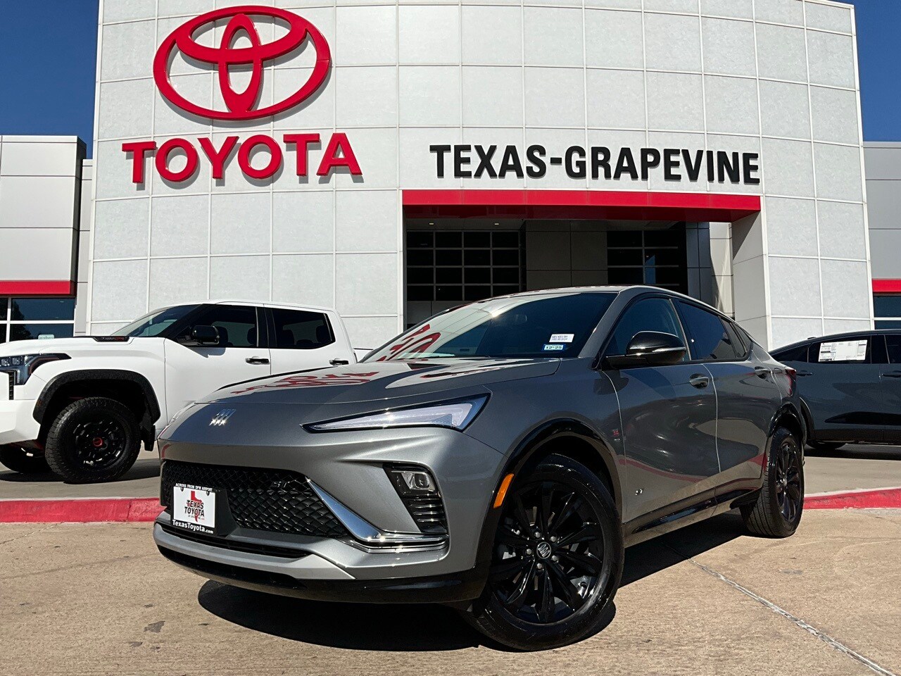 2025 Buick Envista ST photo 2