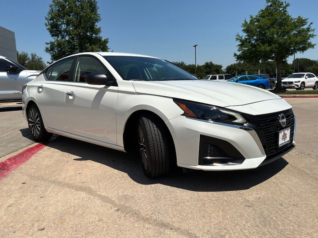 Used 2025 Nissan