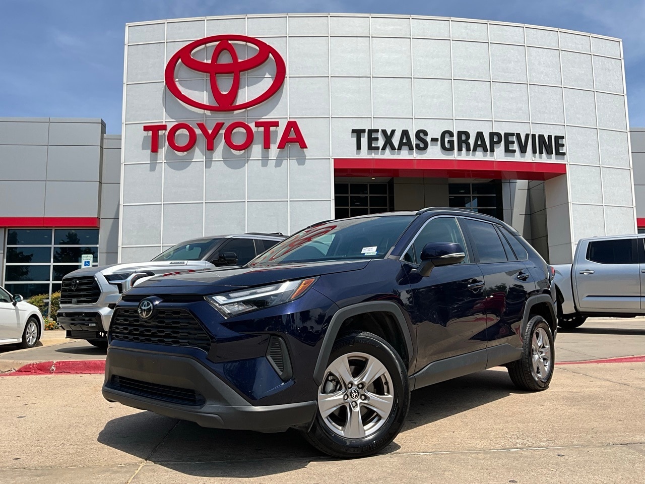 Used 2023 Toyota RAV4 XLE with VIN 2T3W1RFV5PW272595 for sale in Grapevine, TX